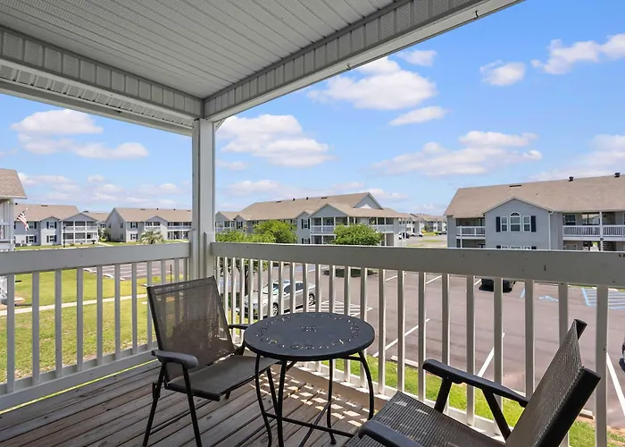 With Pool 5 Miles To Beaches Gulf Shores