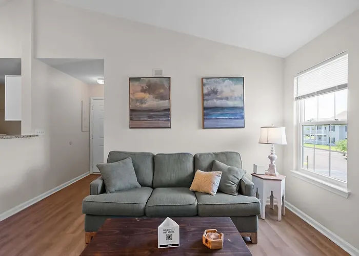 Apartment With Pool 5 Miles To Beaches *