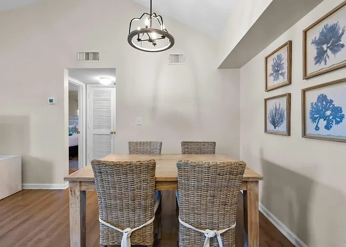Apartment With Pool 5 Miles To Beaches Gulf Shores