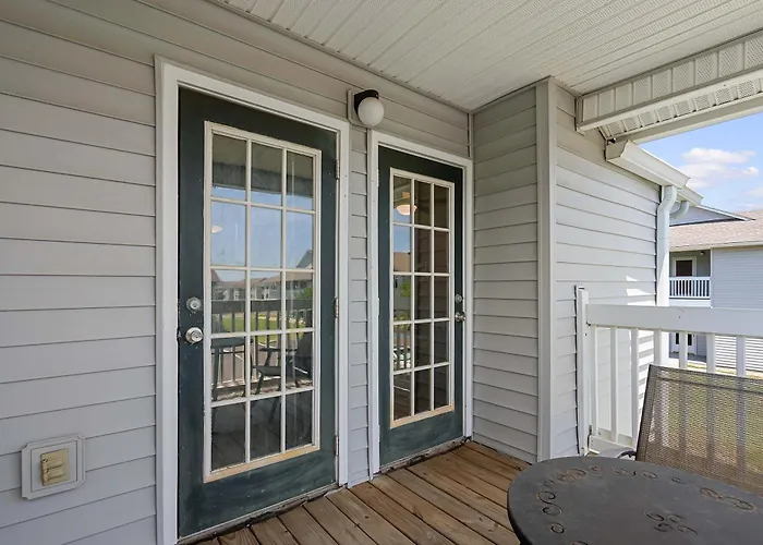 Apartment With Pool 5 Miles To Beaches *
